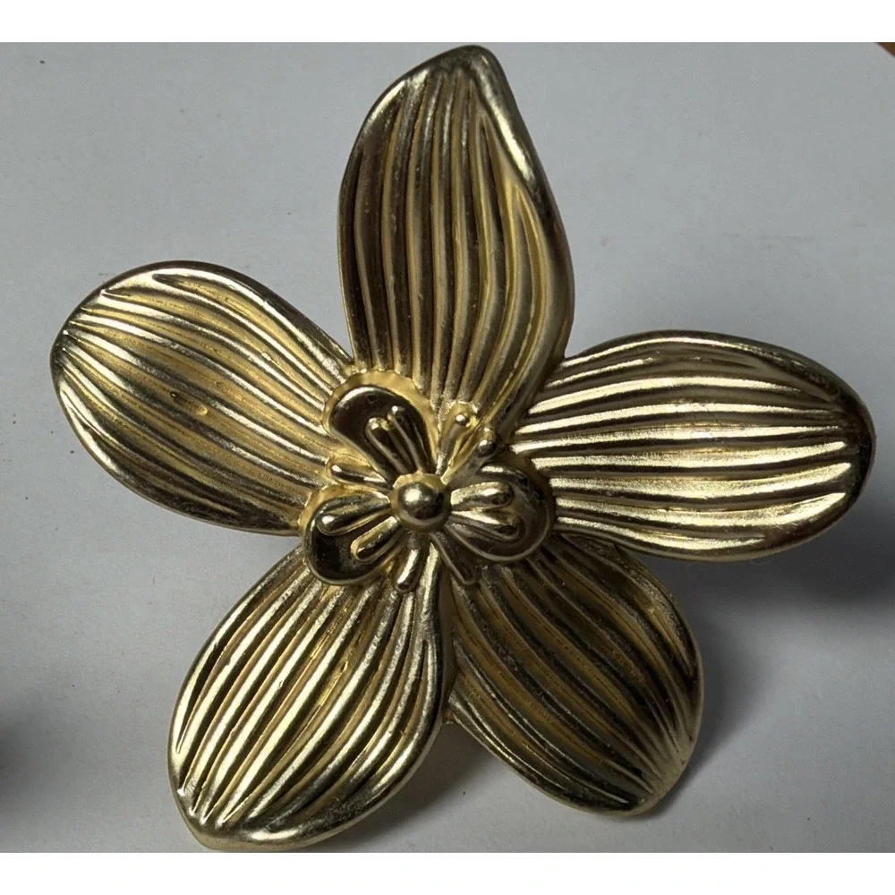 564~ Set Of 2 Gold Victorian Style Flower Drawer Pulls Handles 2.24